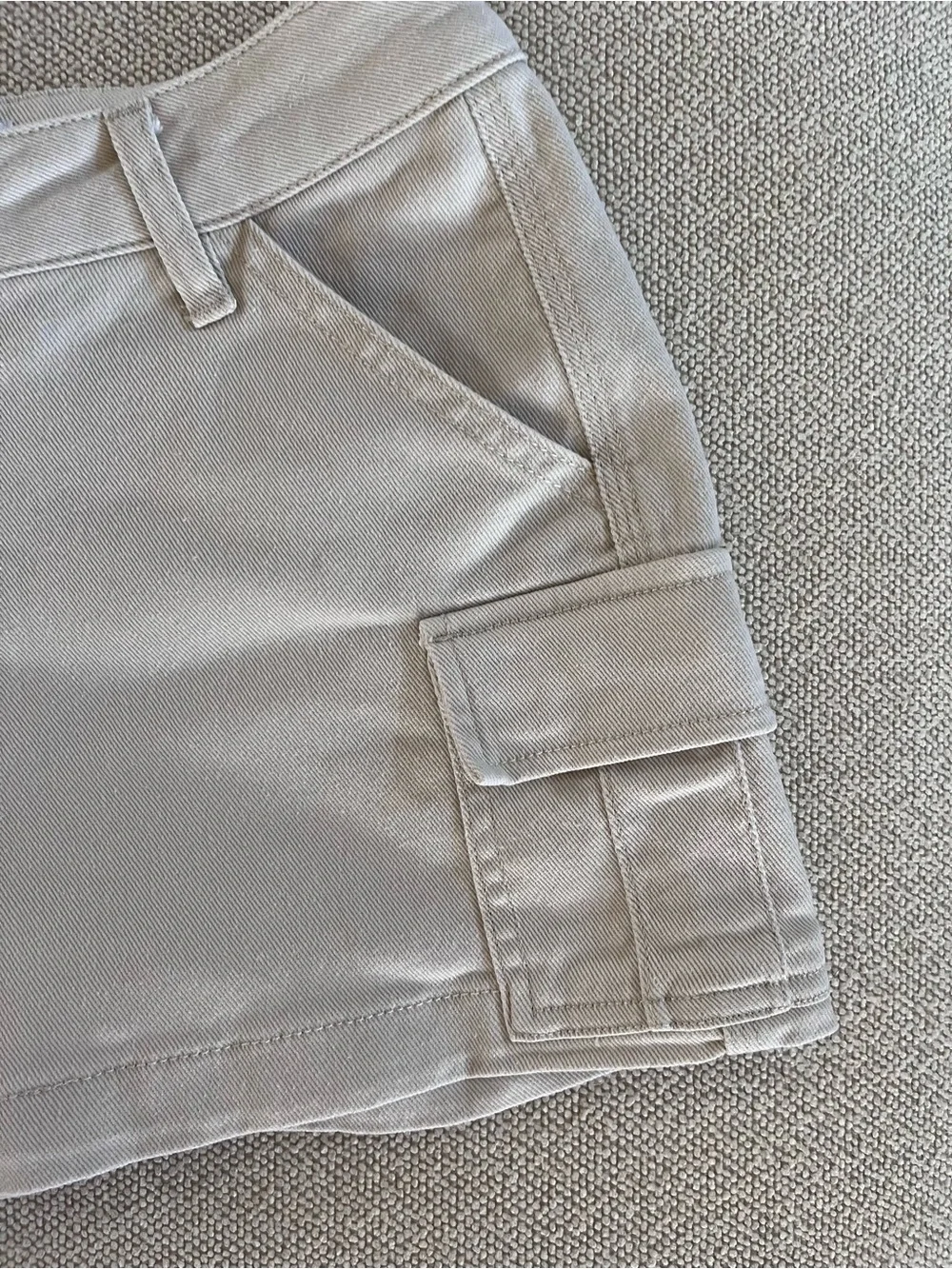 RSQ Cream Utility Cargo Shorts/Size 24 waist. Durable Cotton - Picture 2 of 12